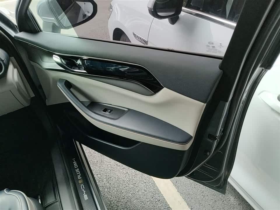 BYD Qin Yuan BYD Qin Yuan