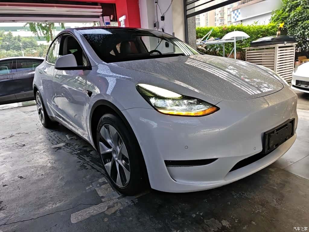 Tesla Model Y, 2021 4
