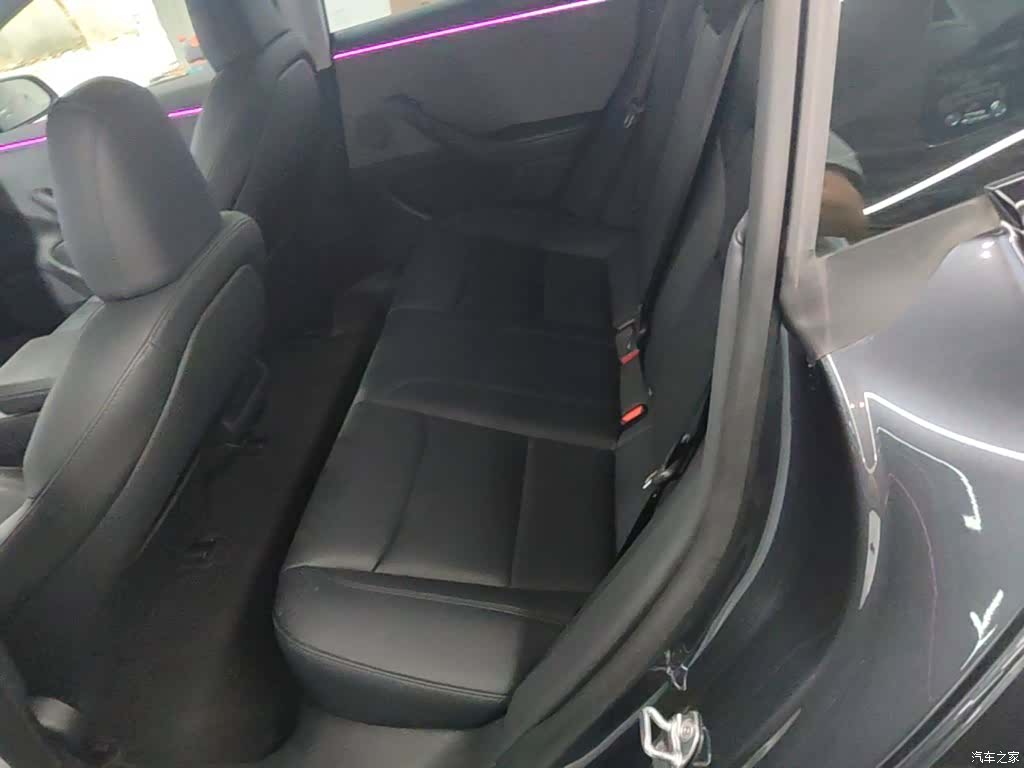 Tesla Model 3, 2025 17