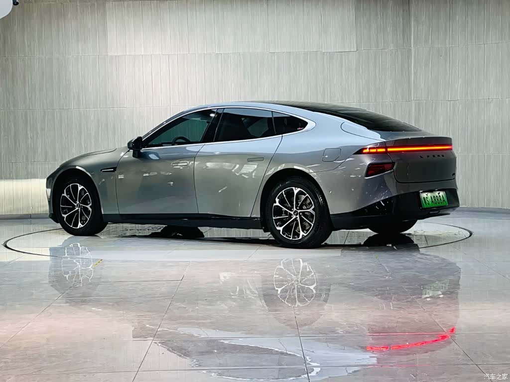 Xpeng P7, 2021 все фото