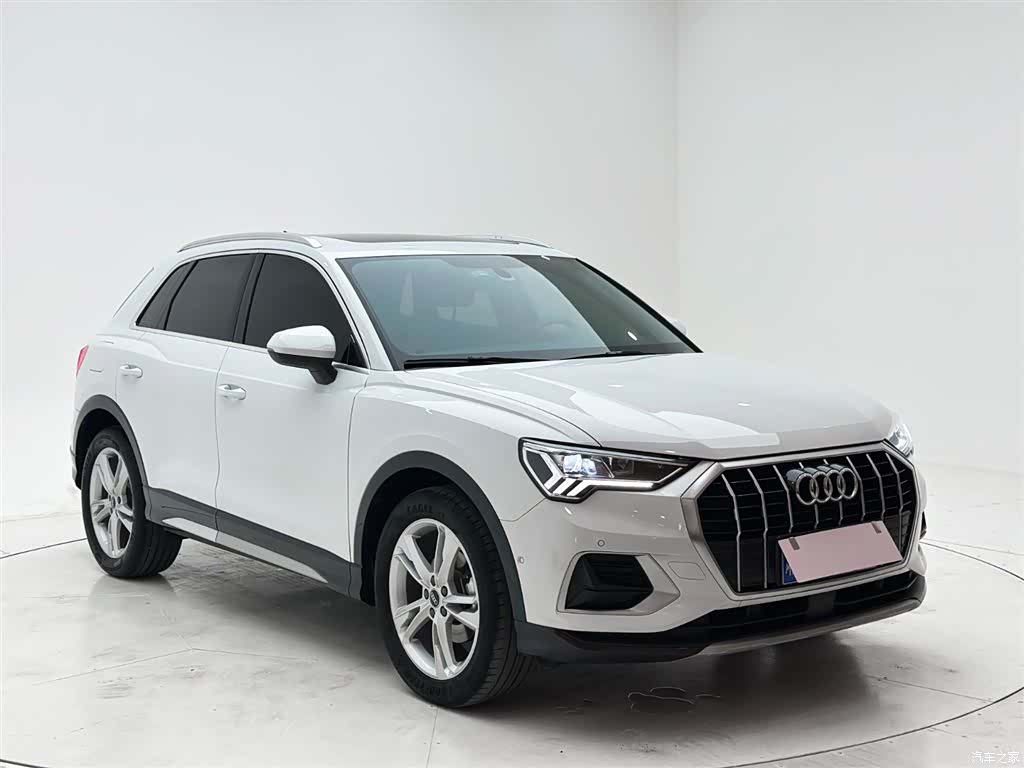 Audi Q3, 2022 3