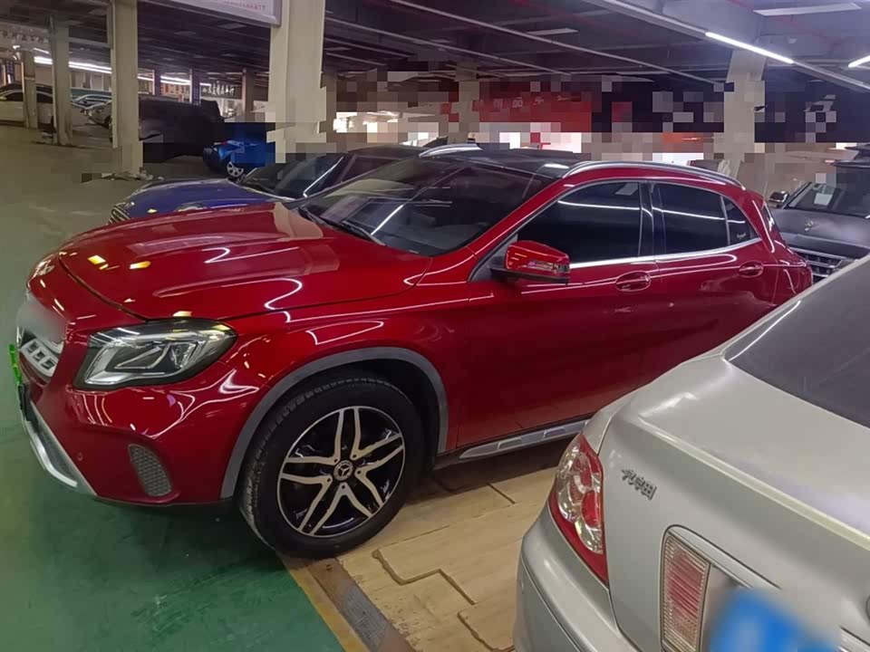 Mercedes-Benz GLA