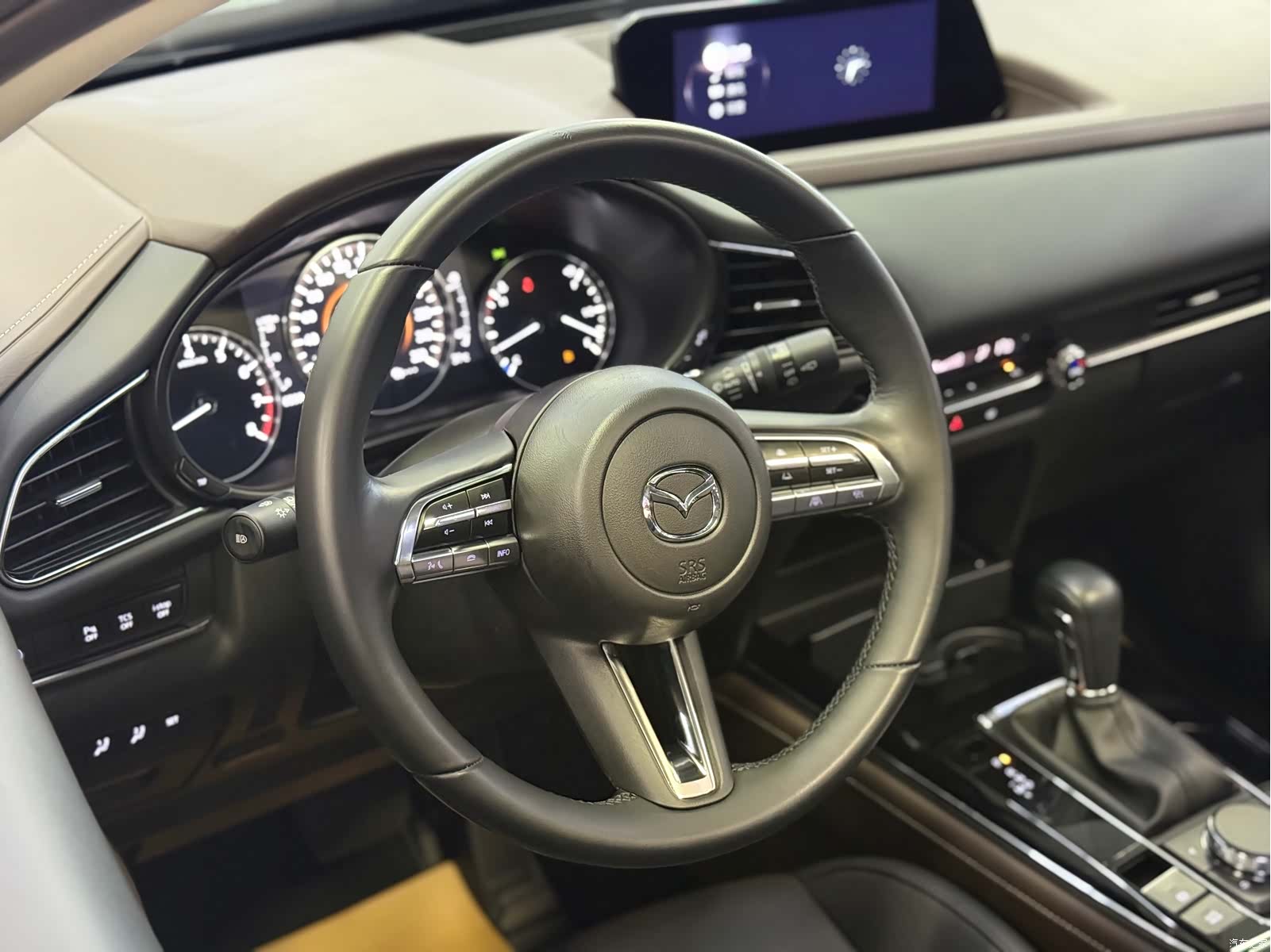 Mazda CX-30, 2024 11