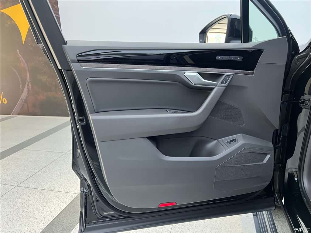 Volkswagen Touareg, 2024 11