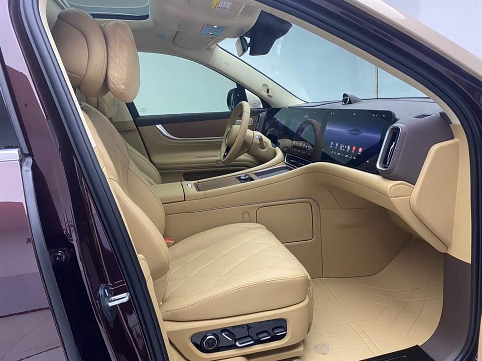 AITO Ask the world M9