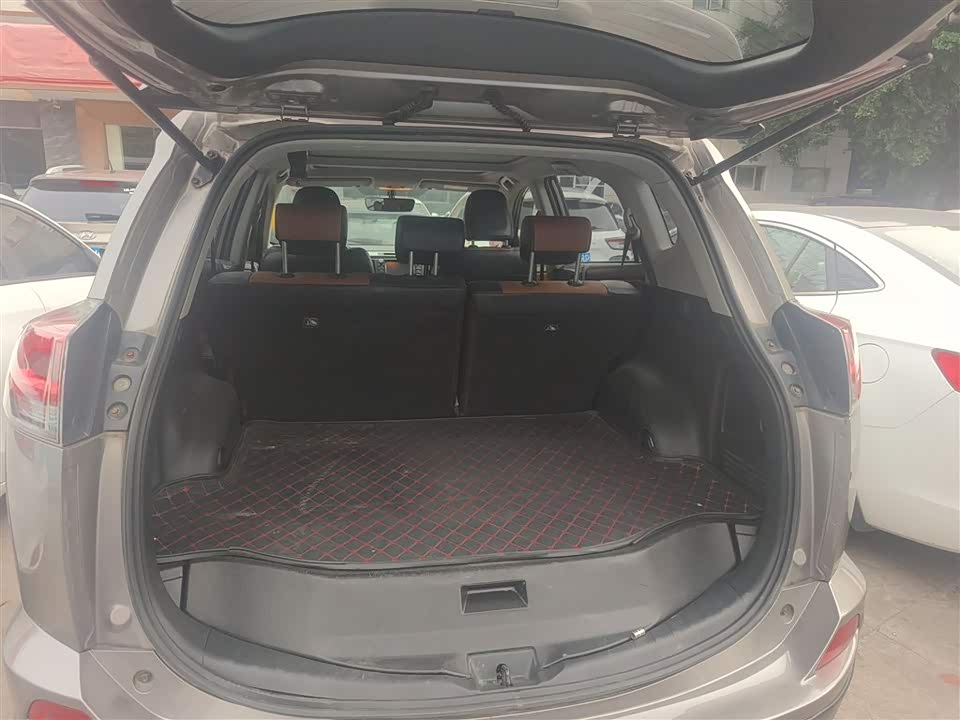 Toyota RAV4 Rongfang