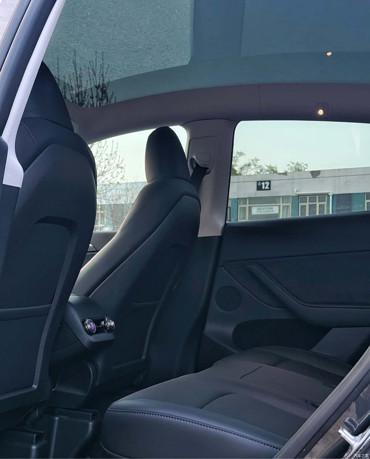 Tesla Model Y, 2024 7