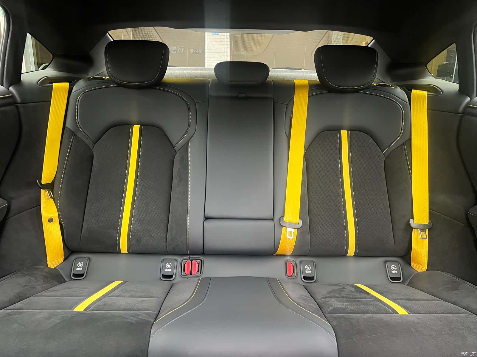 Xiaomi SU7, 2025 32