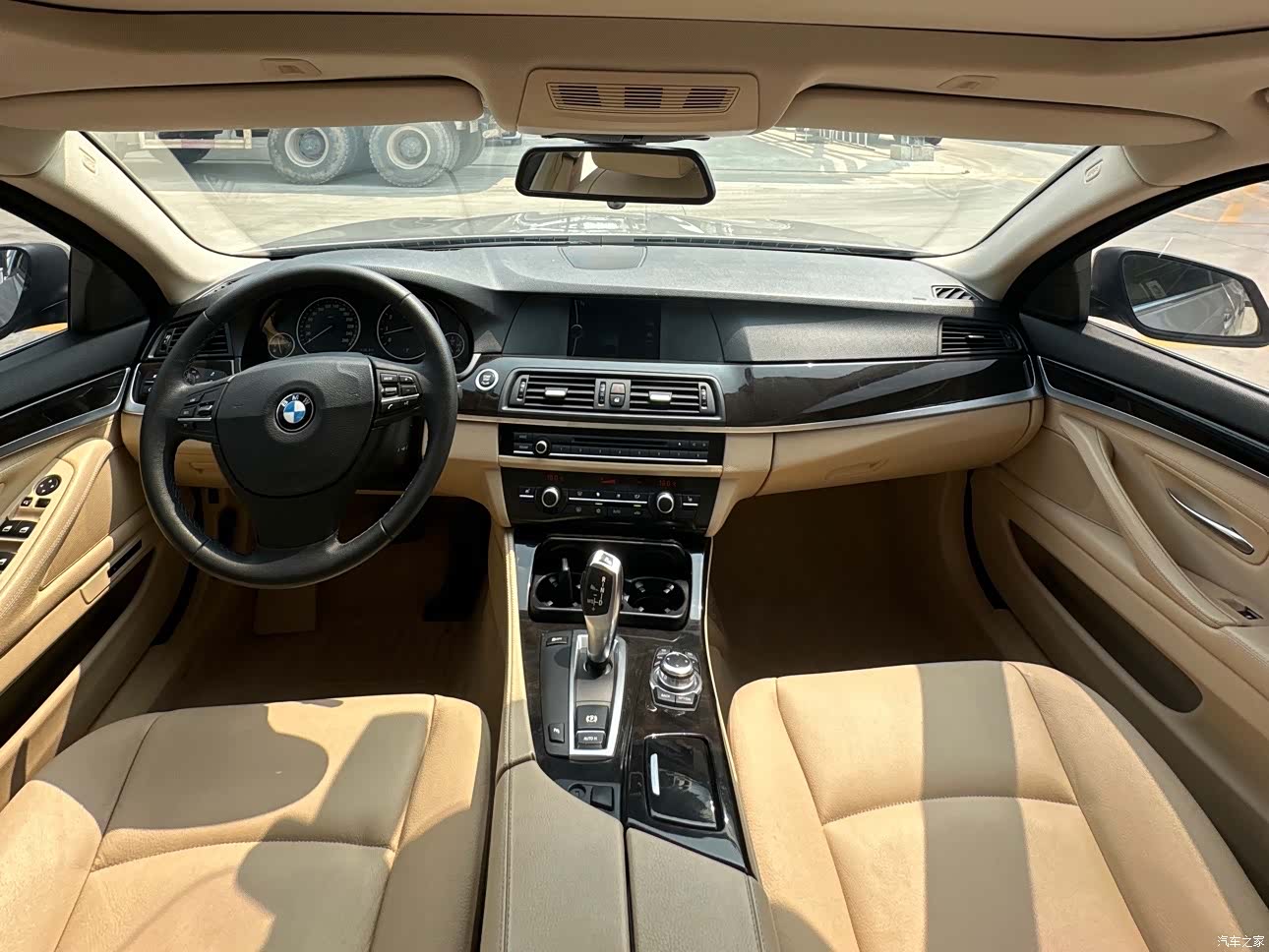 BMW 5 Series, 2012 11