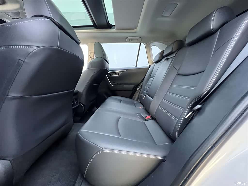 Toyota RAV4, 2024 19