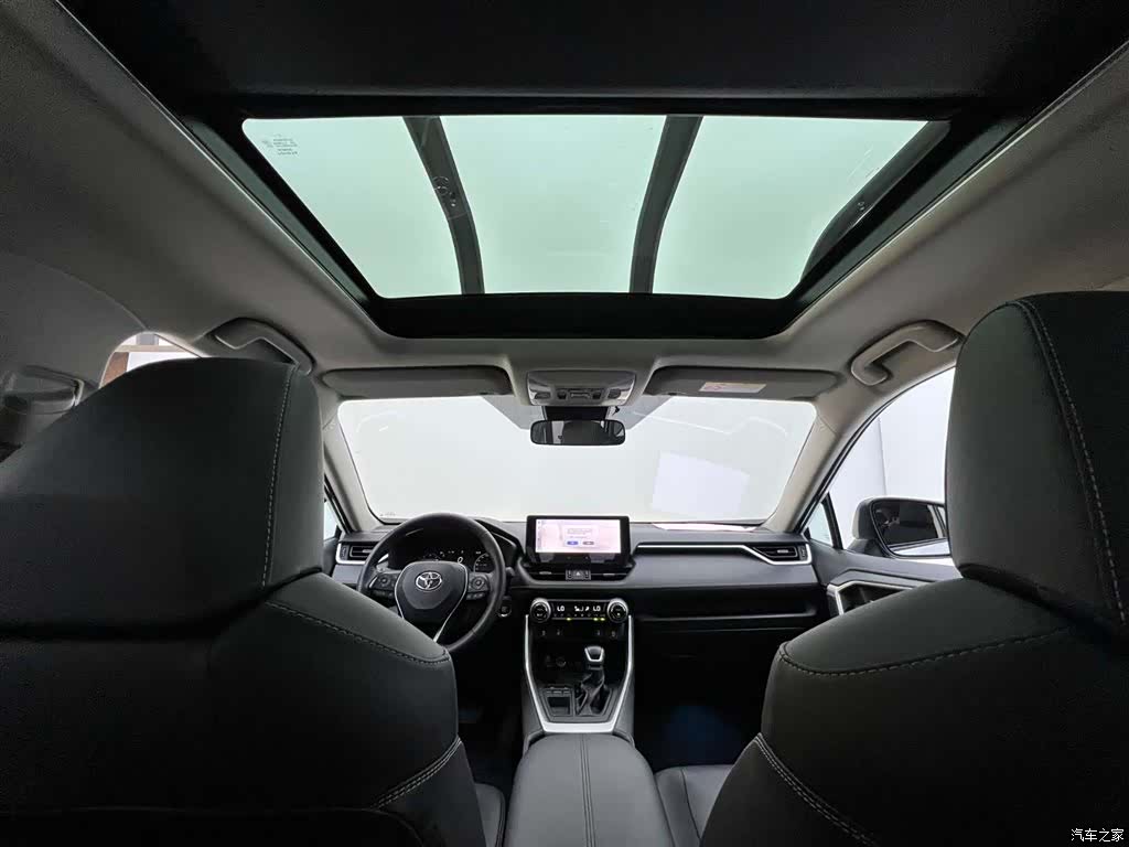 Toyota RAV4, 2024 21