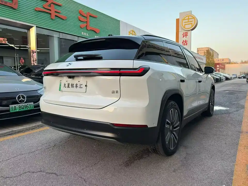 NIO ES7