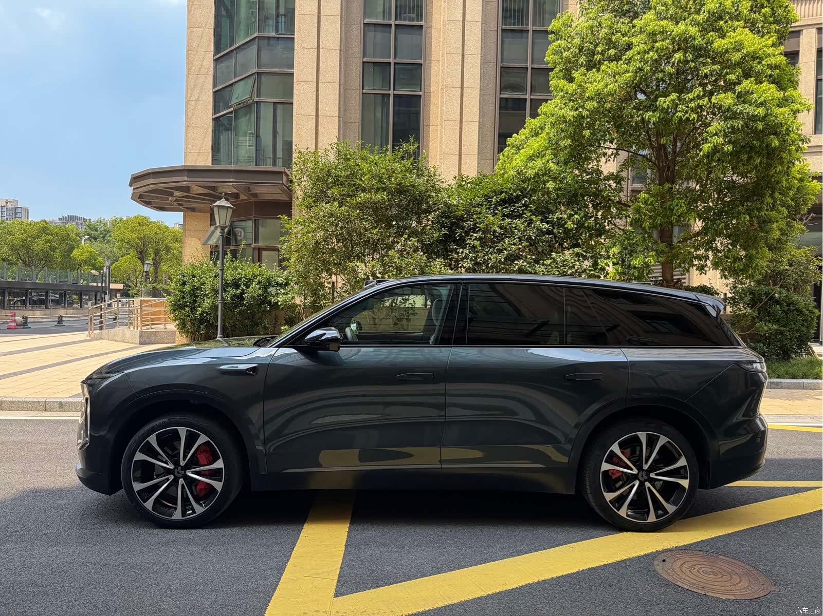 NIO ES8, 2023 4