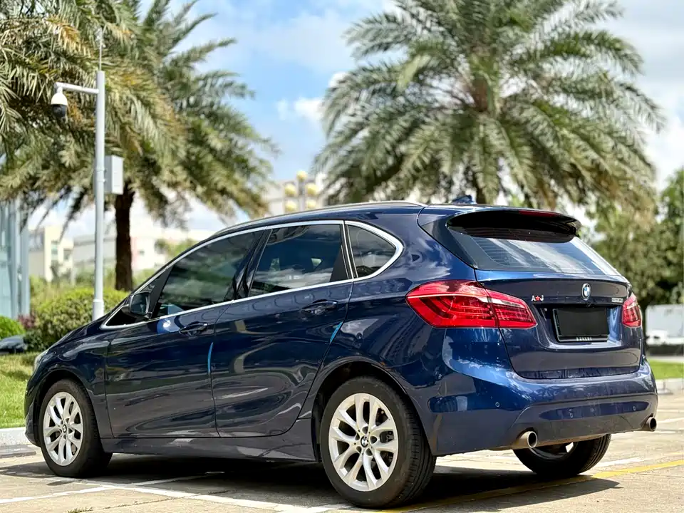 BMW 2 series station wagon