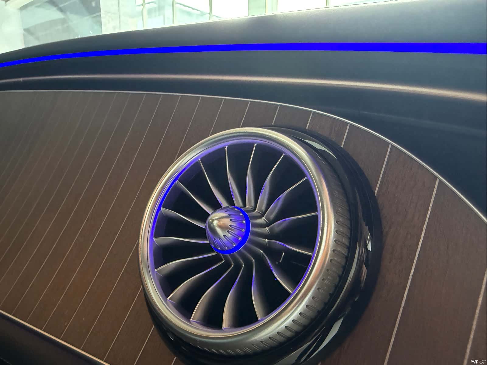 Mercedes-Benz EQE, 2024 14