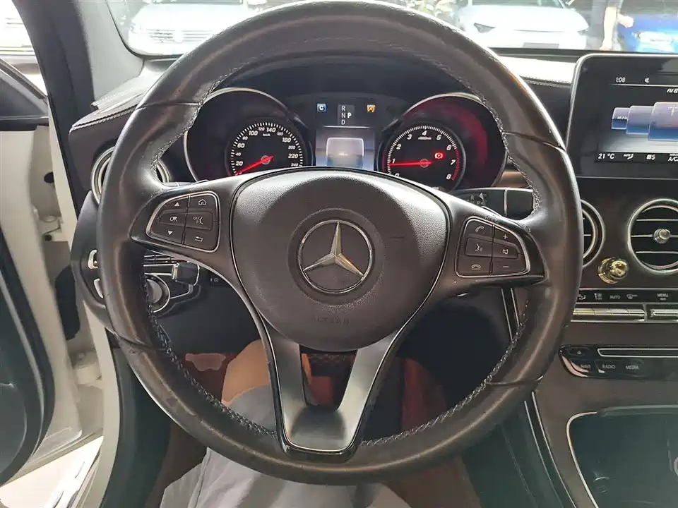 Mercedes-Benz GLC Mercedes-Benz GLC