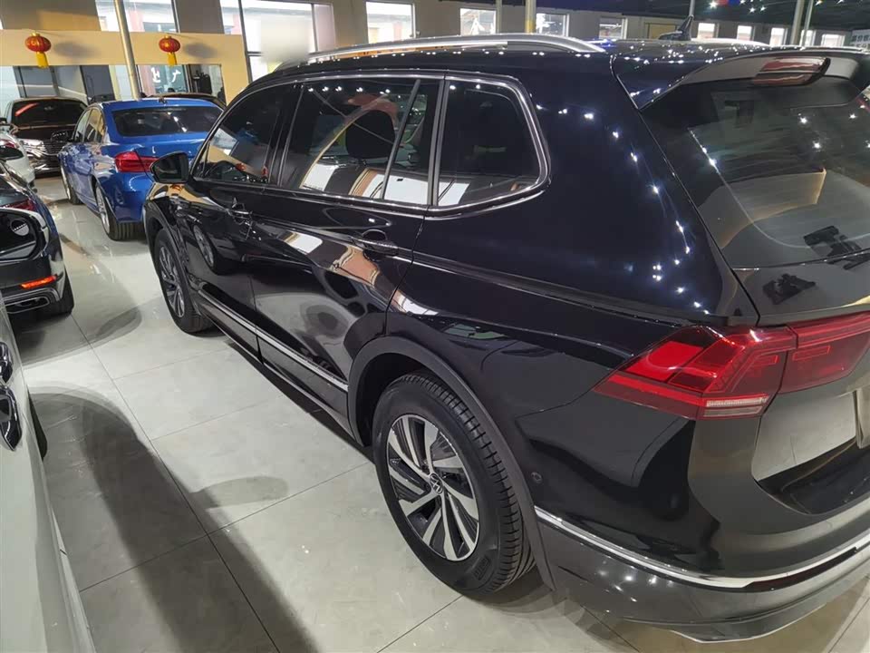 Volkswagen Tiguan L