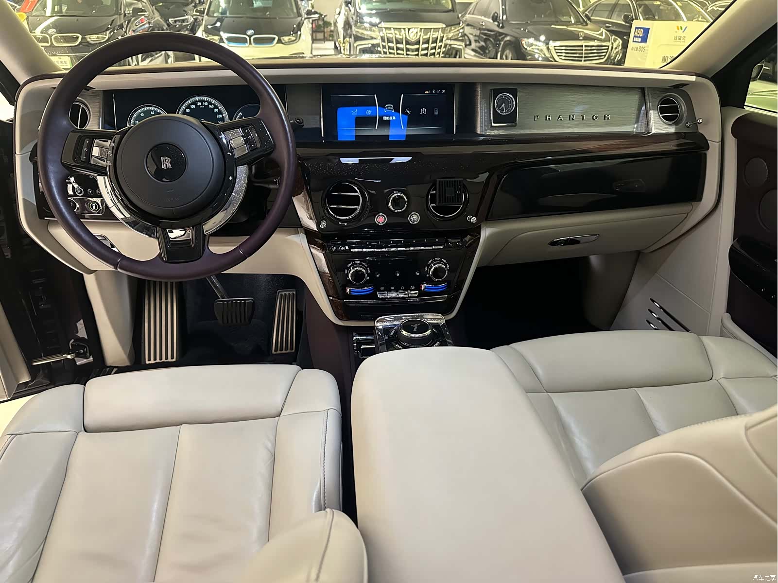 Rolls-Royce Phantom, 2020 11
