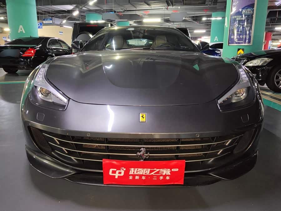 Ferrari GTC4Lusso 2019, фото 2