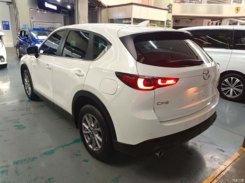 Mazda CX-5, 2022 все фото