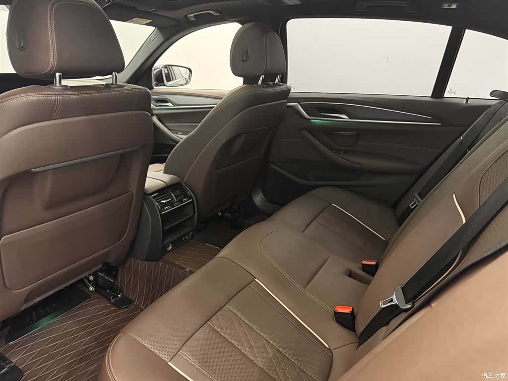 BMW 5 Series, 2022 14