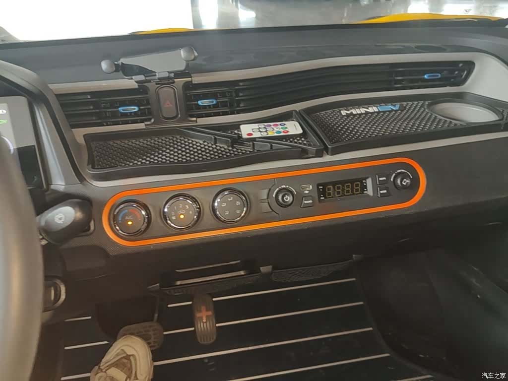 Wuling MINIEV, 2020 13
