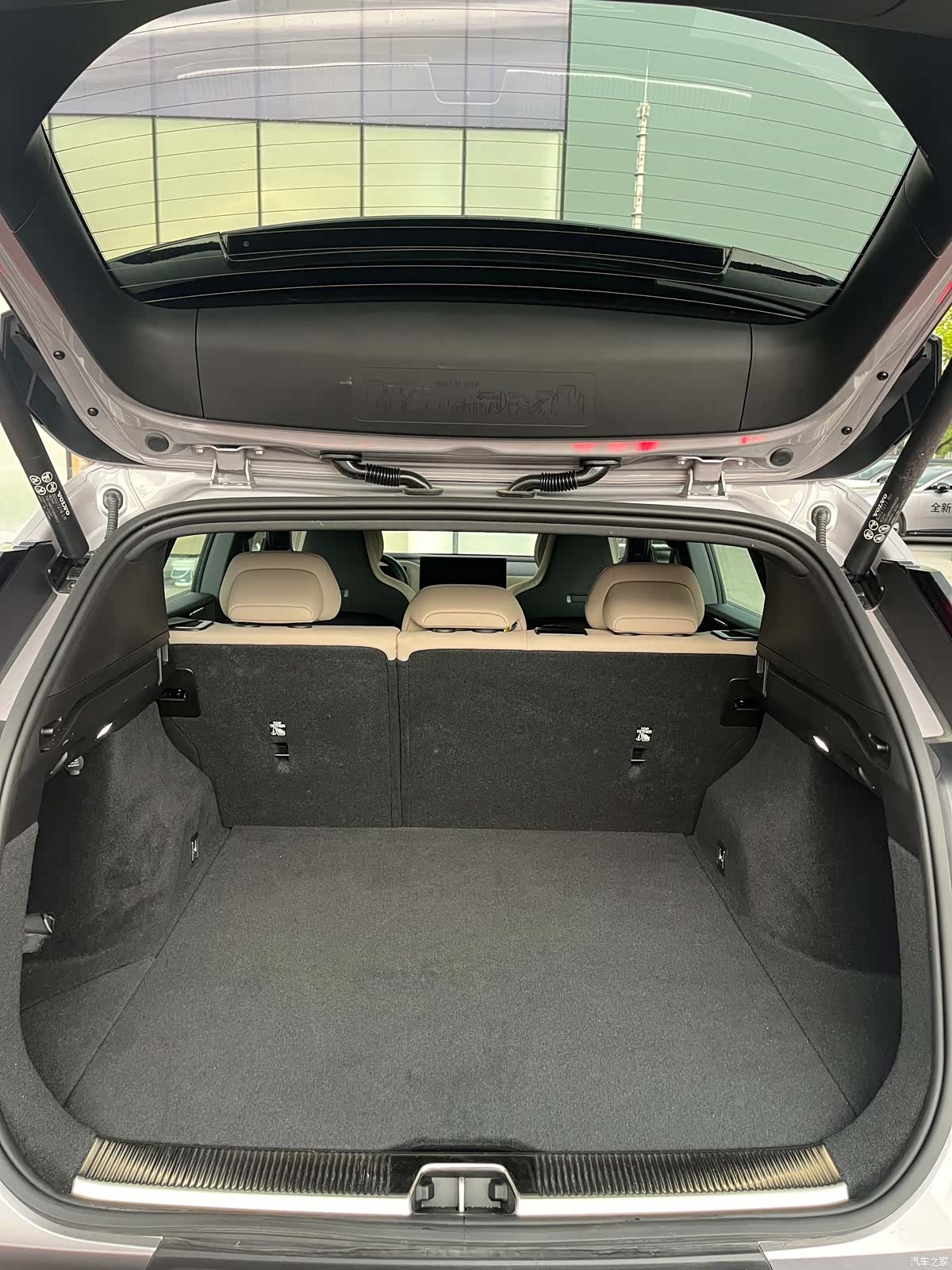 Volvo XC70, 2025 15