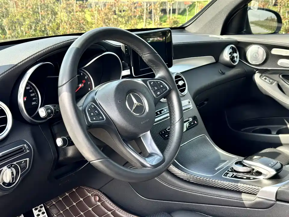 Mercedes-Benz GLC Mercedes-Benz GLC