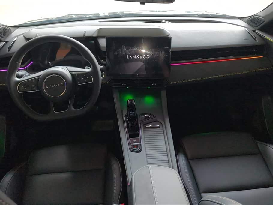 Lynk & Co 03 Lynk & Co 03