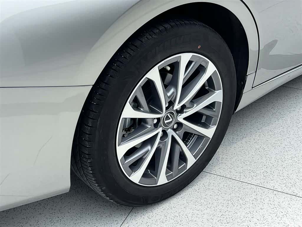 Lexus ES, 2023 9