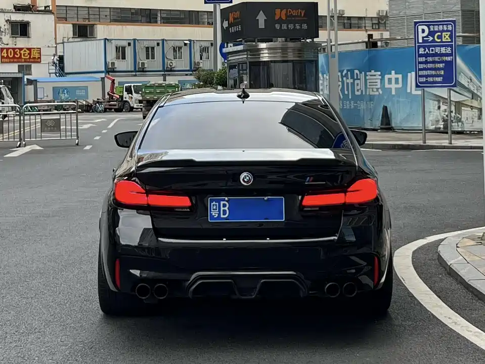 BMW M5