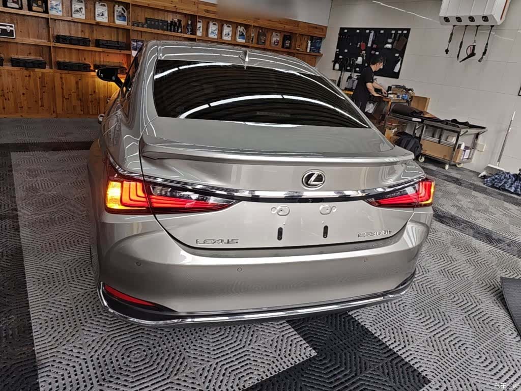 Lexus ES, 2024 6