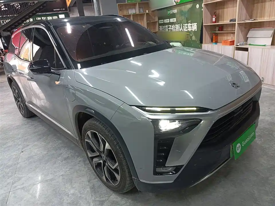 NIO ES8
