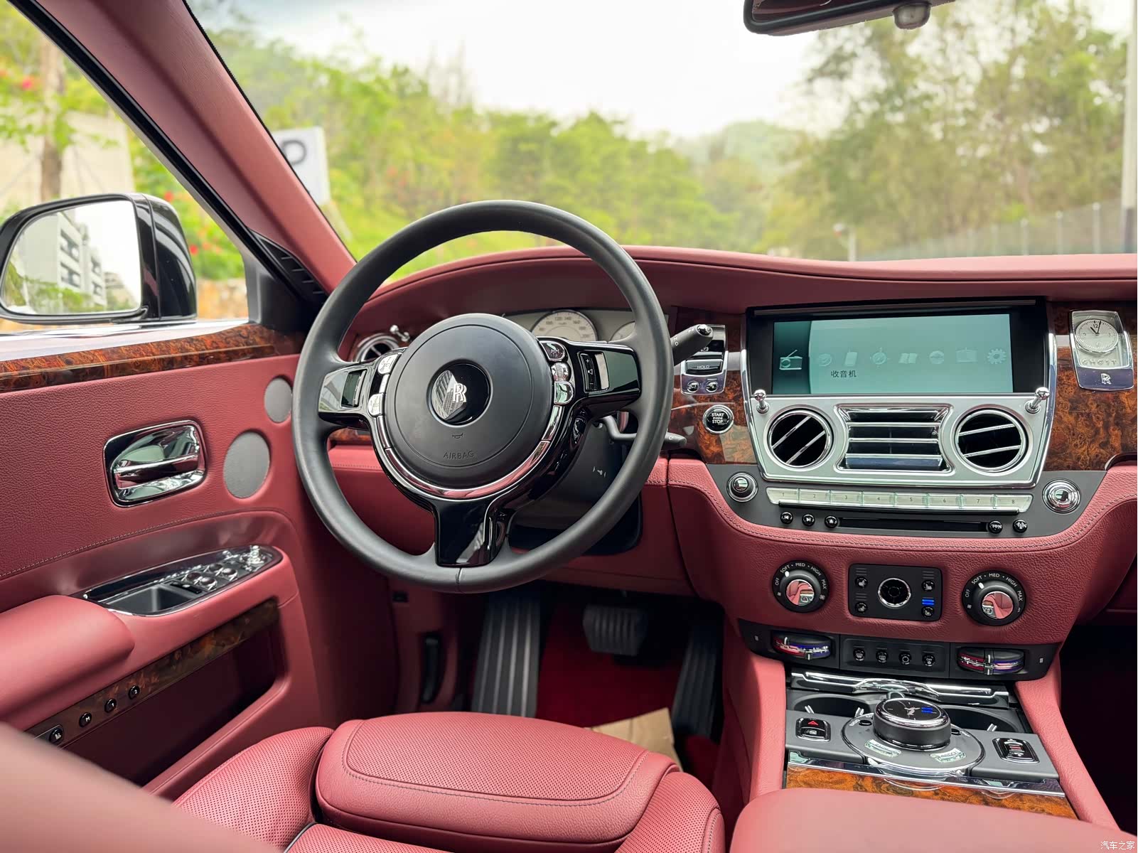 Rolls-Royce Ghost, 2017 10