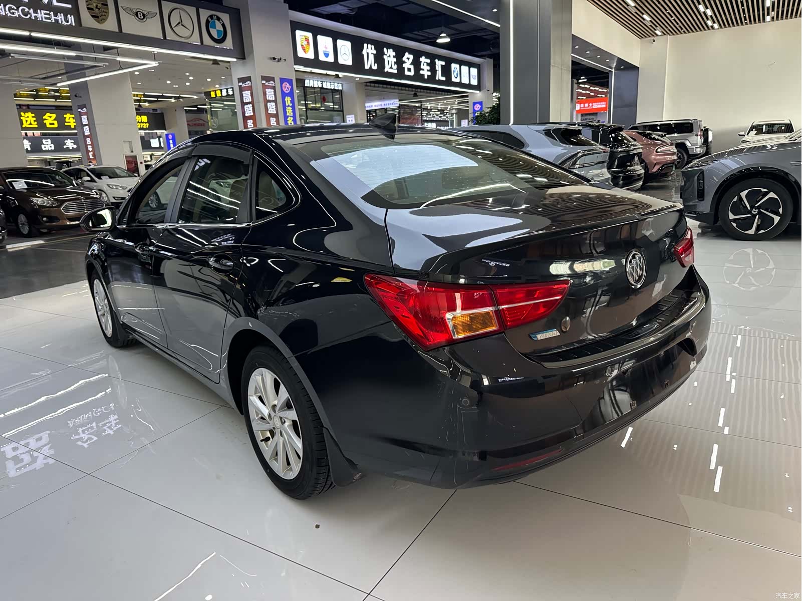 Buick Verano, 2018 18