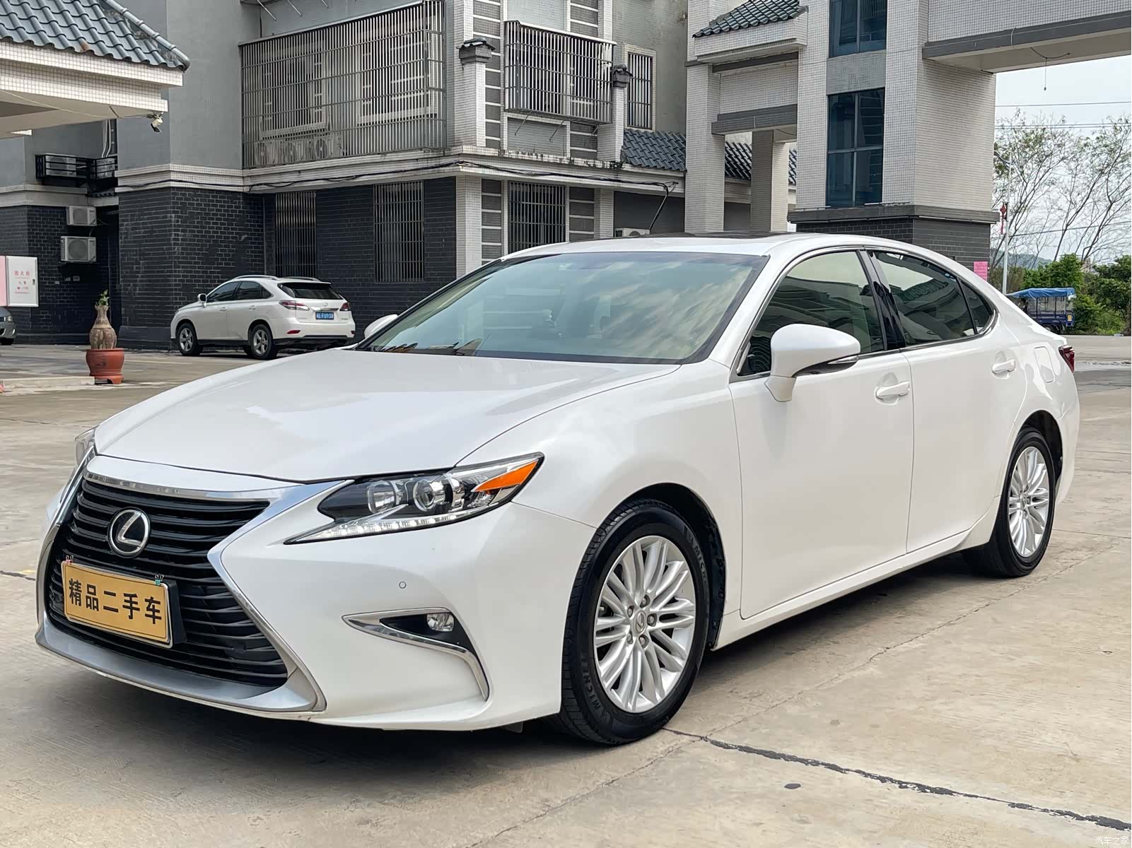 Lexus ES, 2018 4
