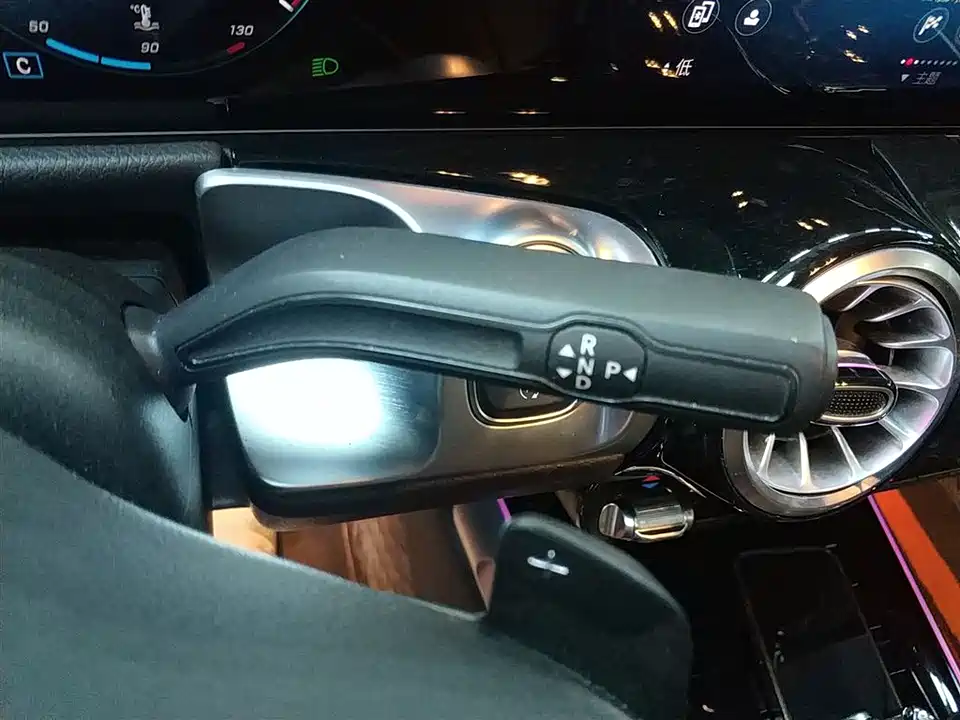 Mercedes-Benz GLB Mercedes-Benz GLB