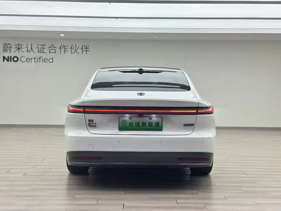 NIO ET7