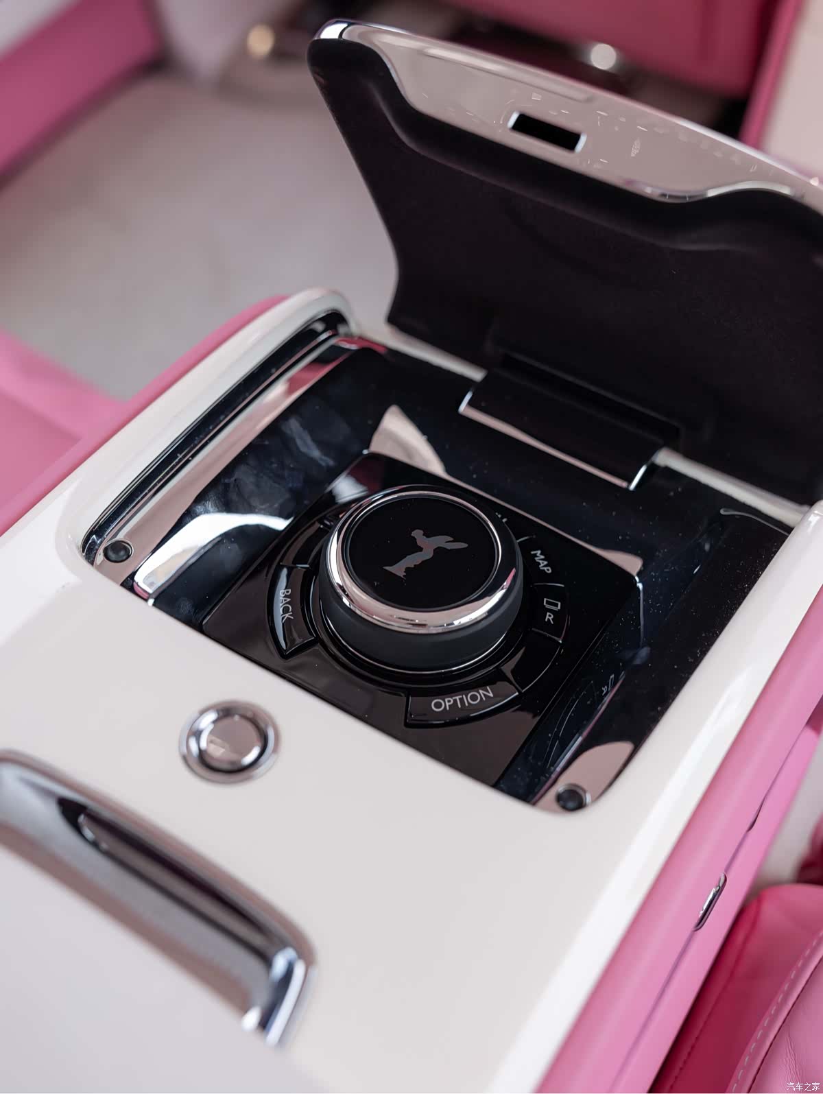 Rolls-Royce Phantom, 2022 26