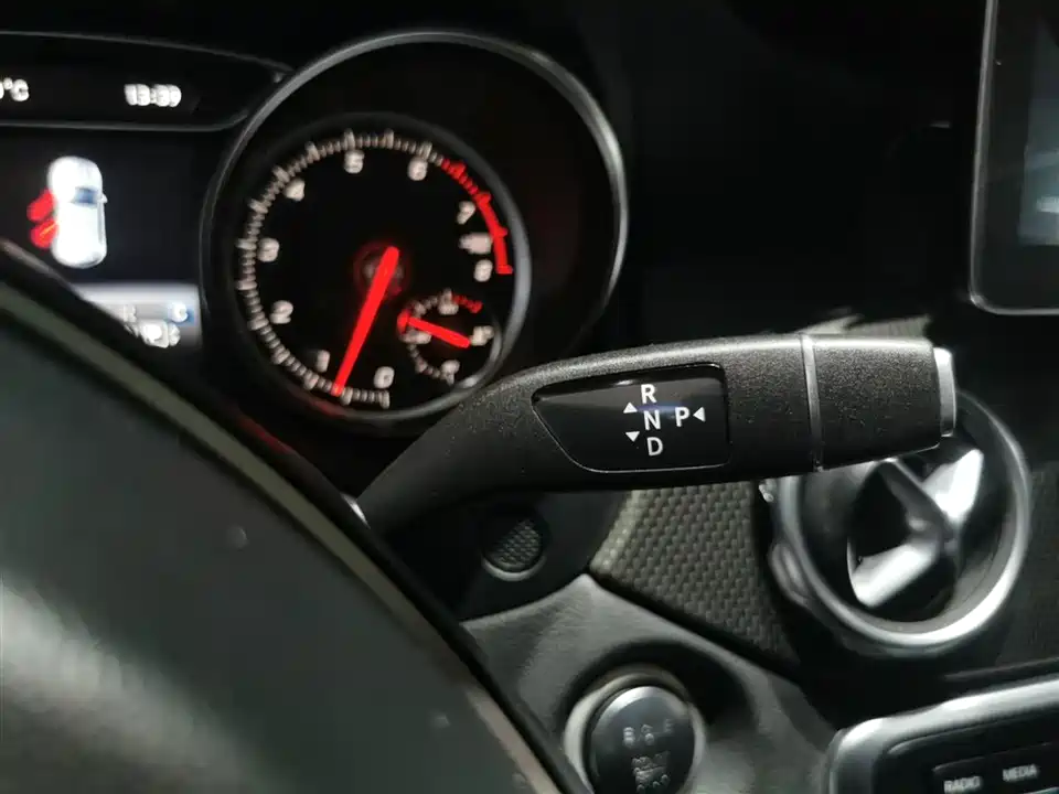Mercedes-Benz GLA Mercedes-Benz GLA