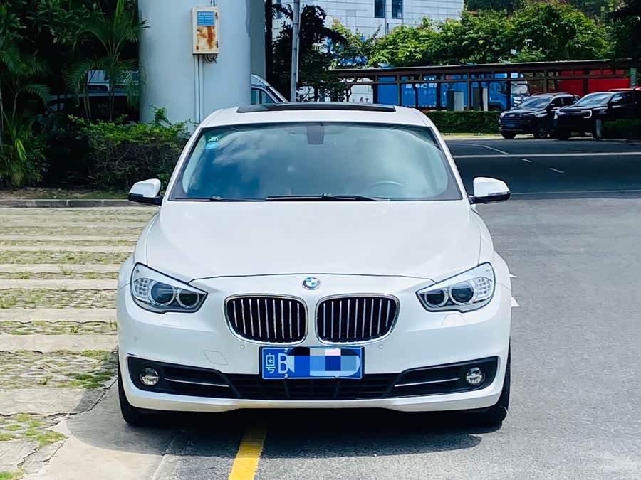 BMW 5 Series GT 2015, фото 2