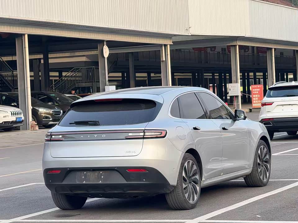 AITO Ask the world M5