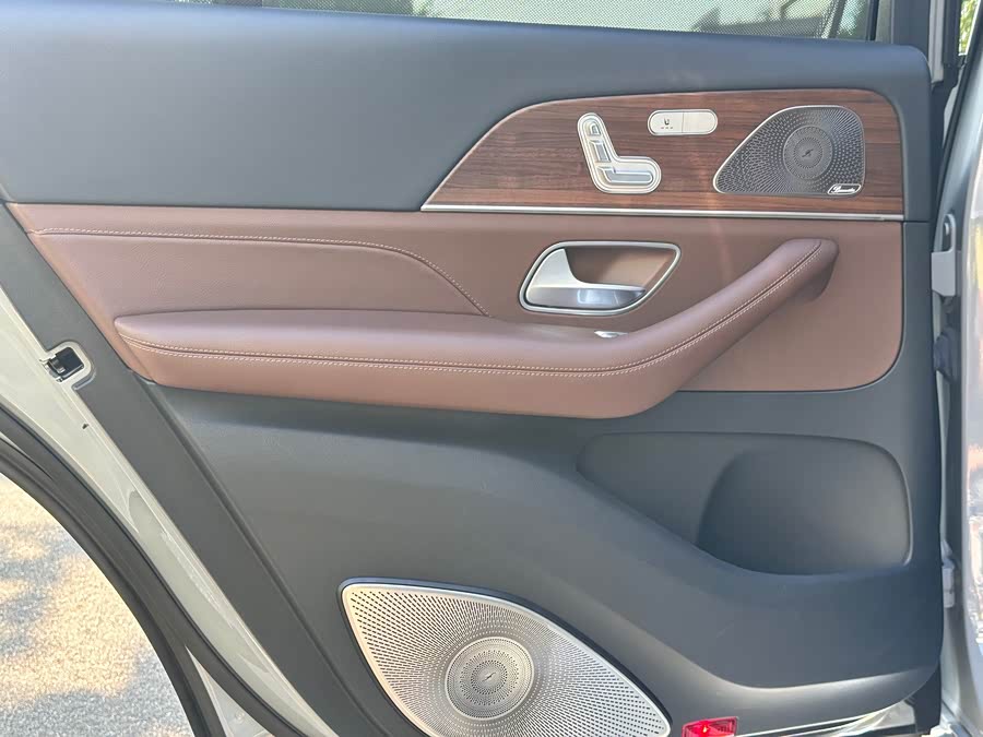 Mercedes-Benz GLS 2024, фото 11