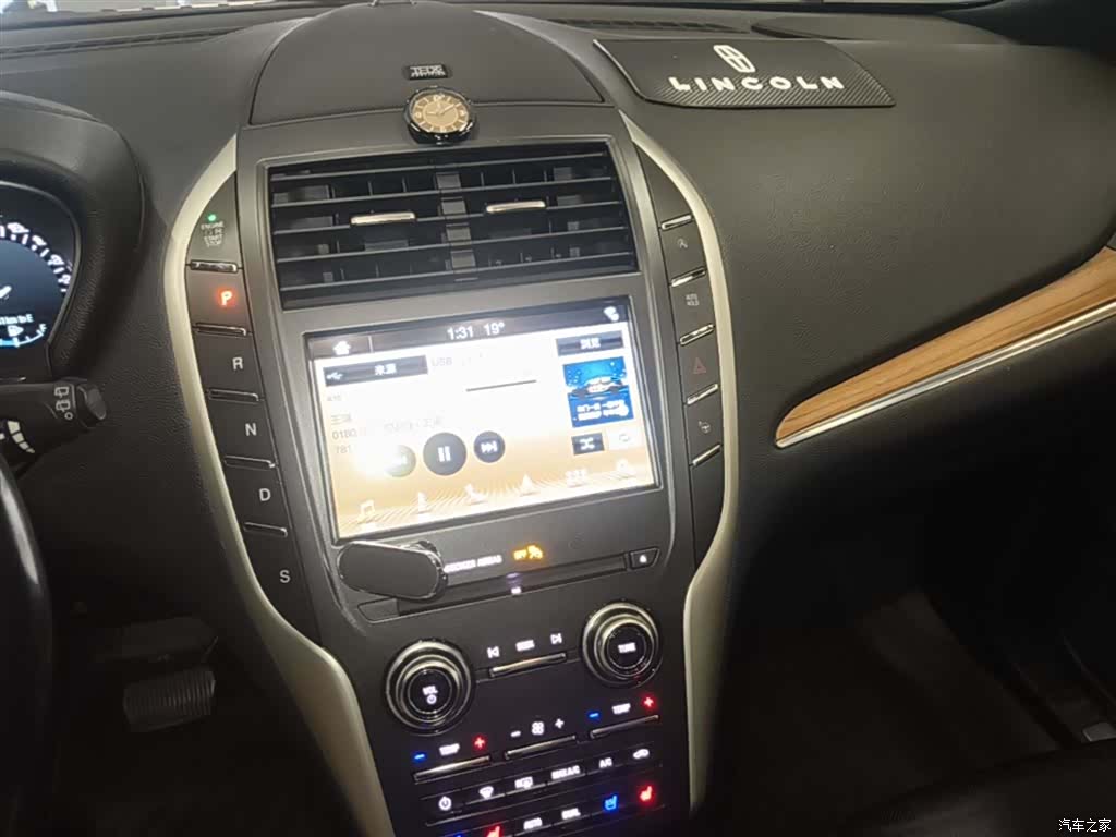 Lincoln MKC, 2018 13