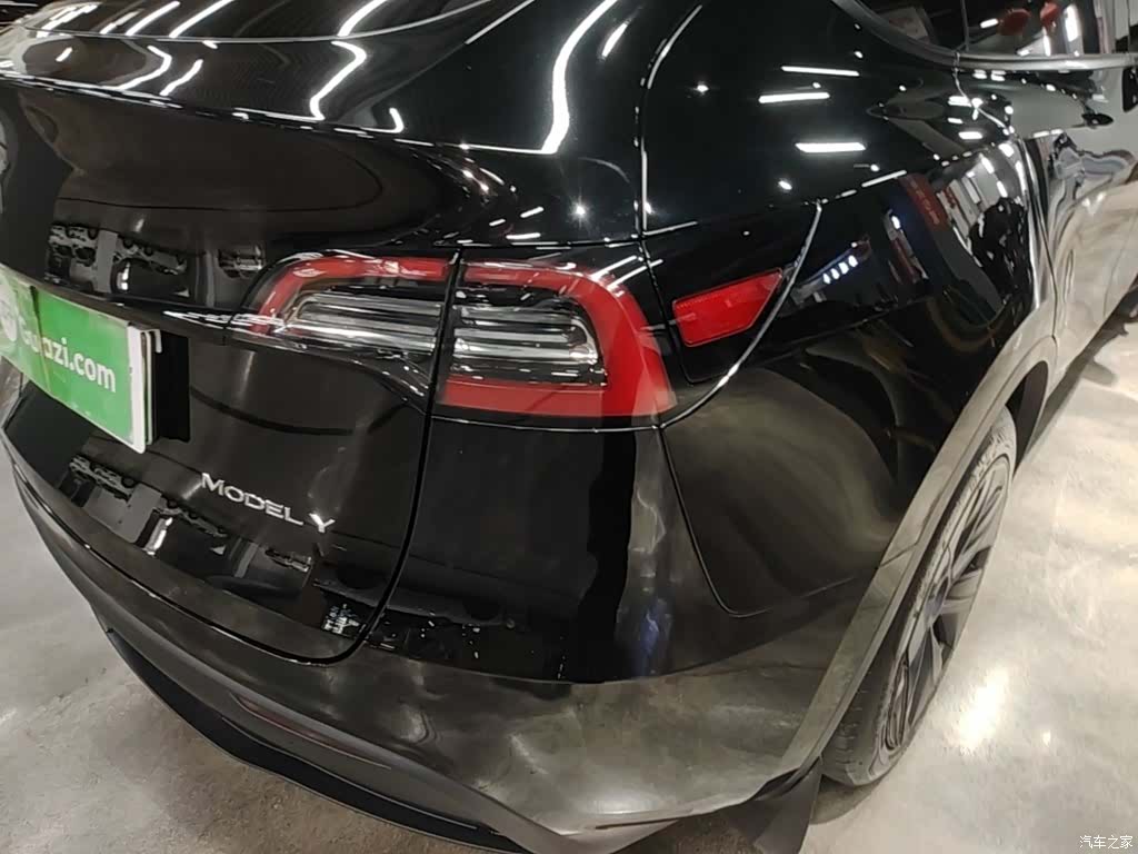 Tesla Model Y, 2024 8