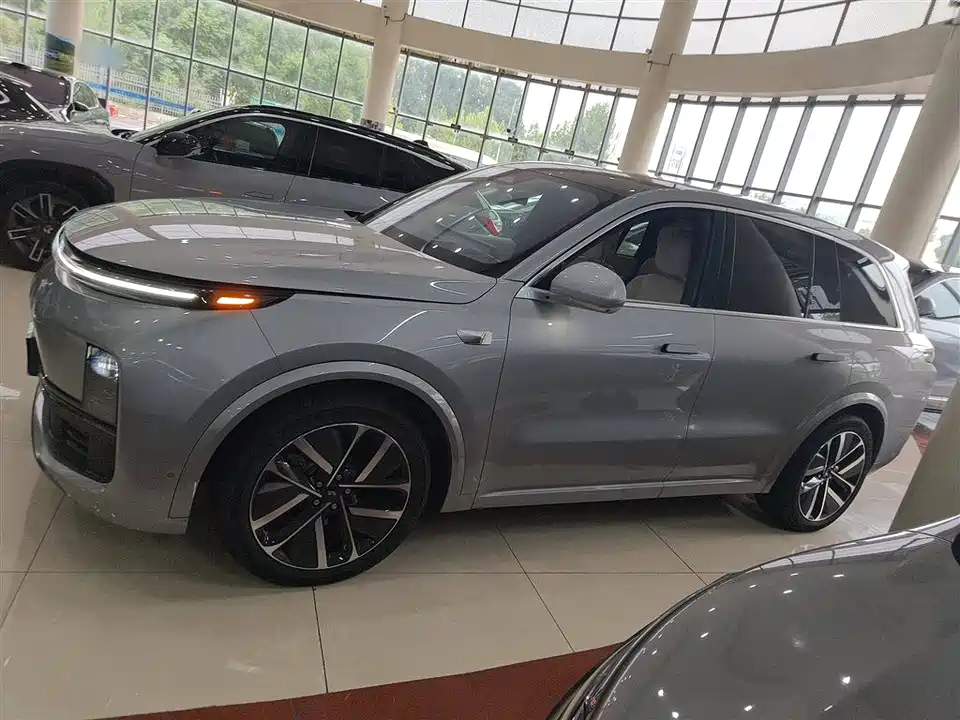 Li Auto Ideal L8