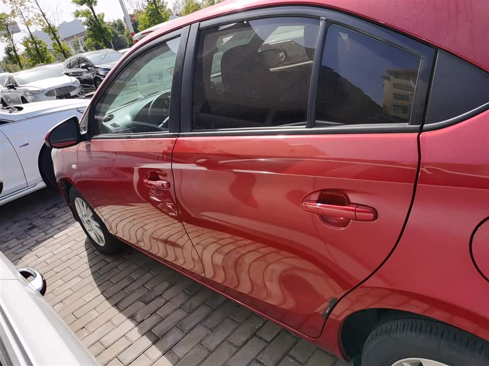 Toyota YARiS L to enjoy