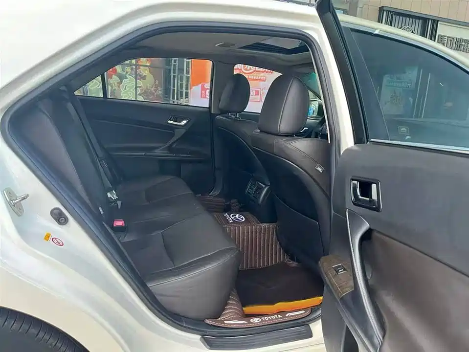 Toyota Reiz Toyota Reiz