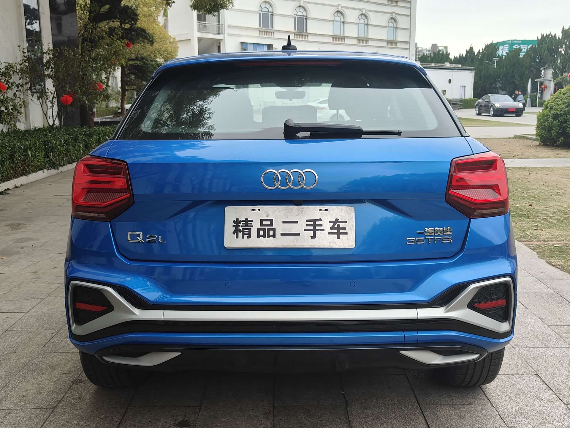 Audi Q2L, 2023 8