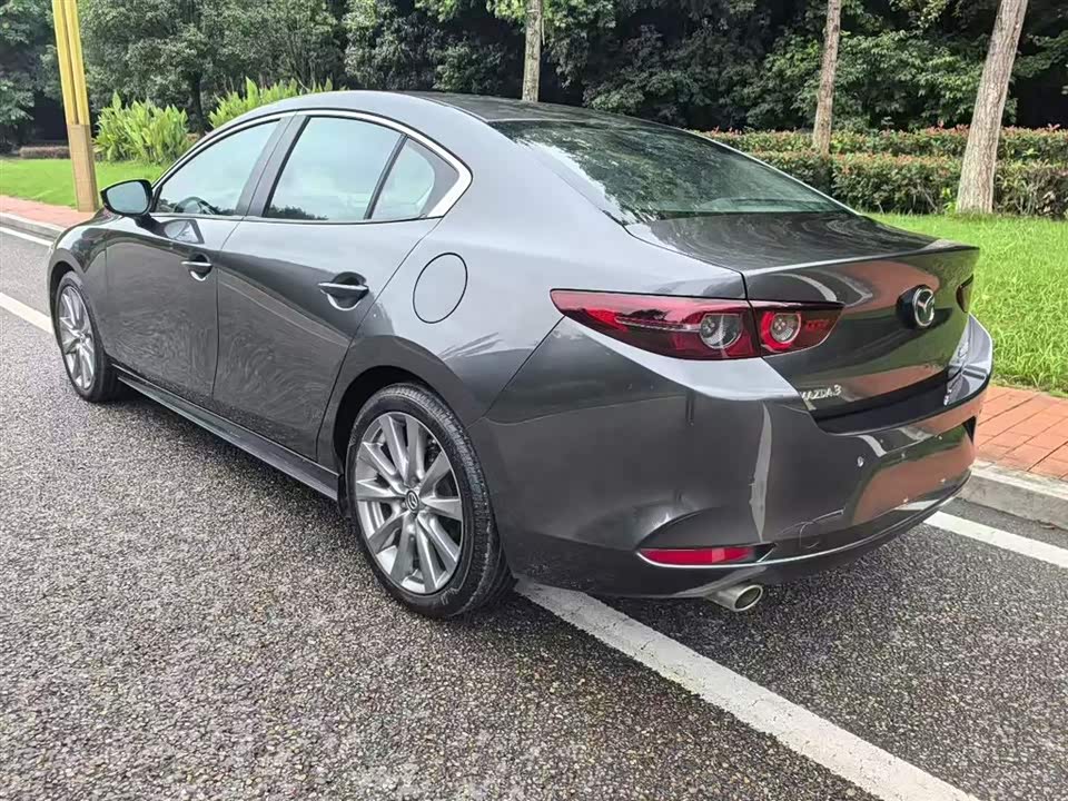 Mazda 3 Angkesaila